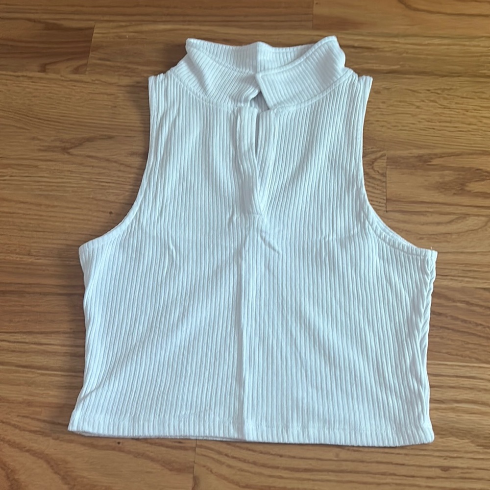 White ribbed too